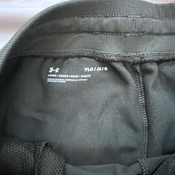 Under Armour Youth L army green loose fit fleece lined joggers. - Picture 3 of 5